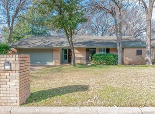 509 Greenwood Cir, Hurst, TX 76053