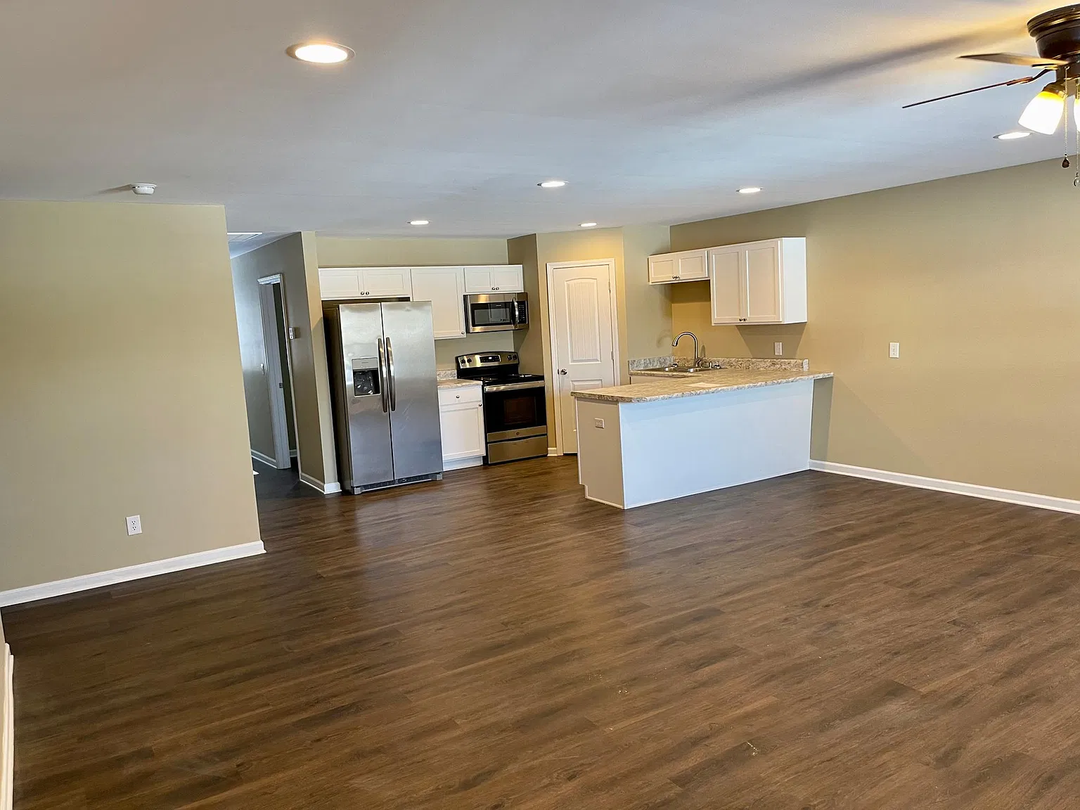 2430 E Princess Cir — Photo 4