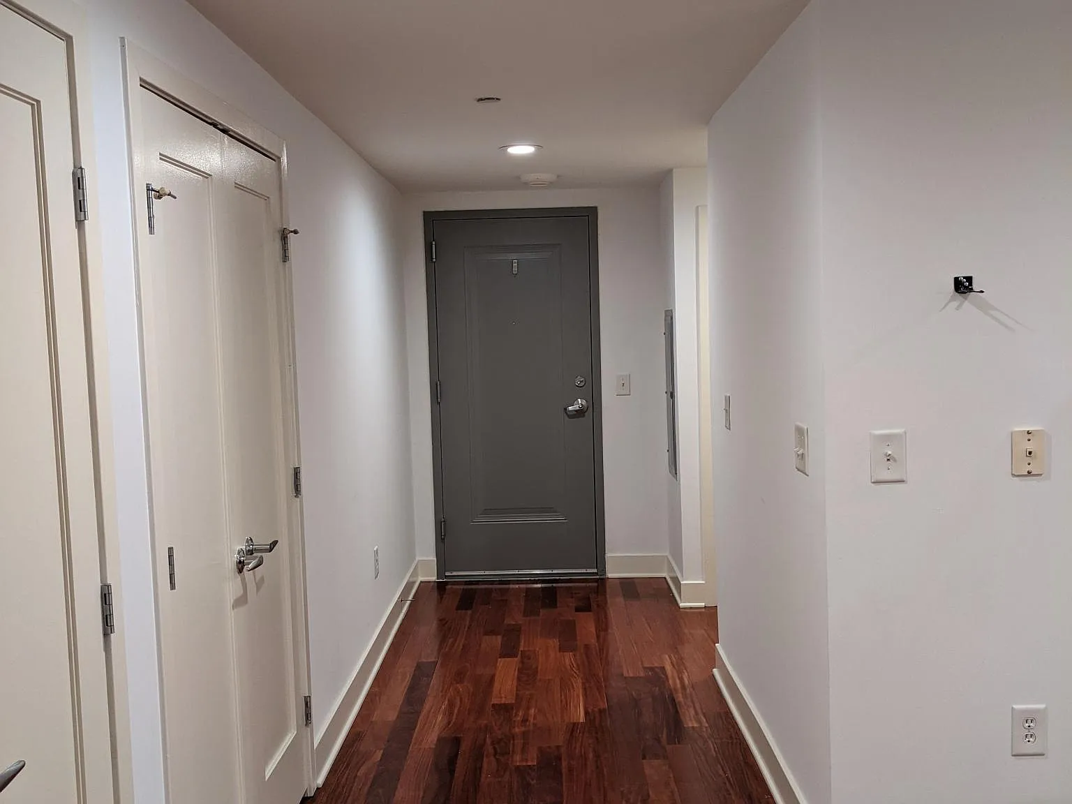 Studio, 600 sqft, $3,000 — Photo 2