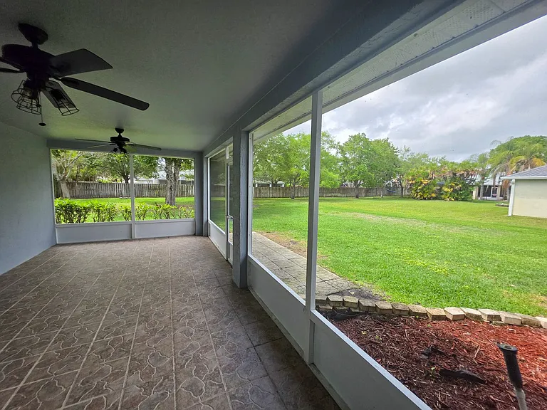 5230 Compass Pointe Cir — Photo 14