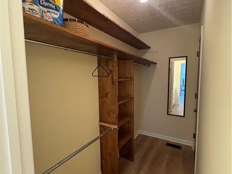 1041 Limmerick Dr — Photo 20