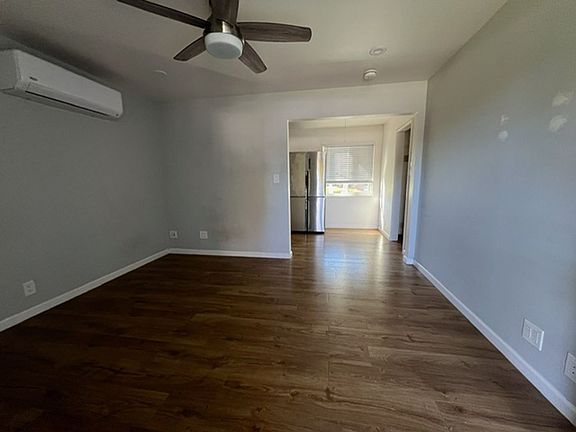 5th image of 373-379 Kuehnis Dr #1