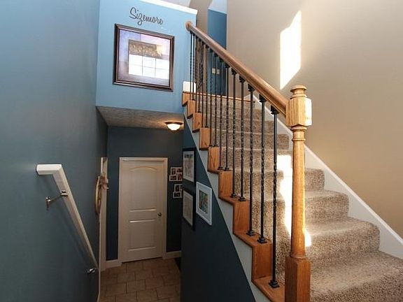 4th image of 1077 Running Brook Dr