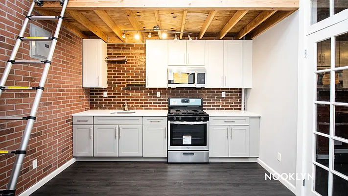 Rented by Nooklyn NYC LLC | media 21