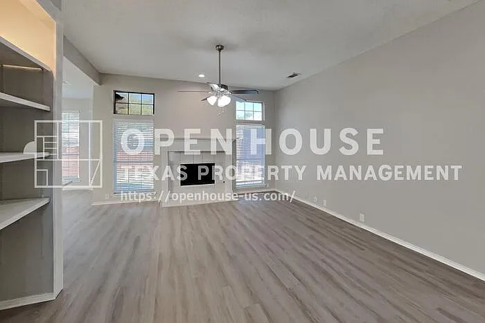 3 bed, 2.0 bath, 2222 sqft, $2,600 — Photo 4