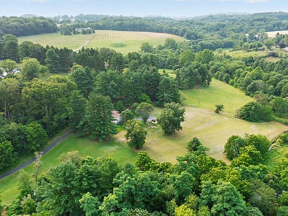 2nd image of 3327 Niner Rd