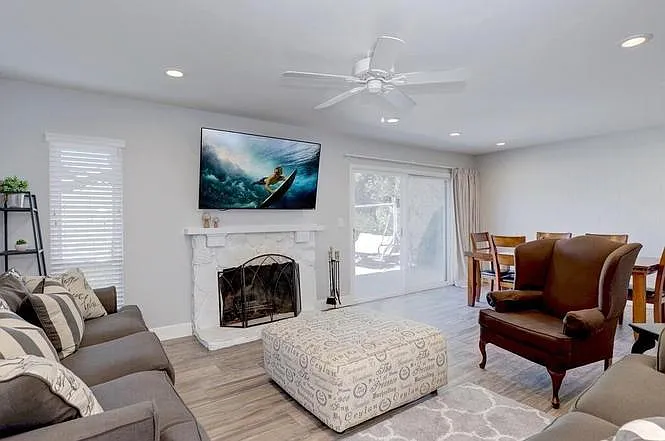 11241 Cherry St — Photo 2