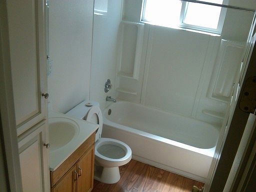 4th image of 229 N N St APT C