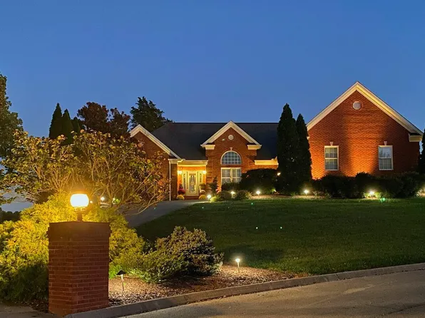 2530 Goingback Cir, Sevierville, TN 37876