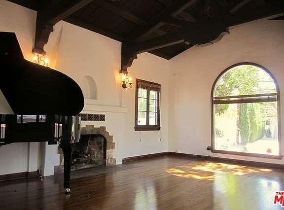 5th image of 1627 Angelus Ave