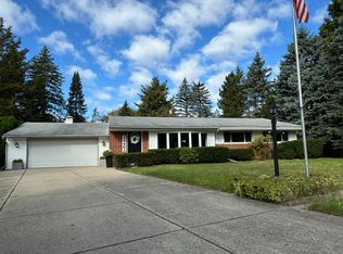 24461 Willow Ln, Novi, MI 48375