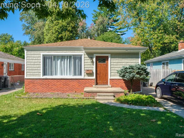 18429 Gillman St, Livonia, MI 48152