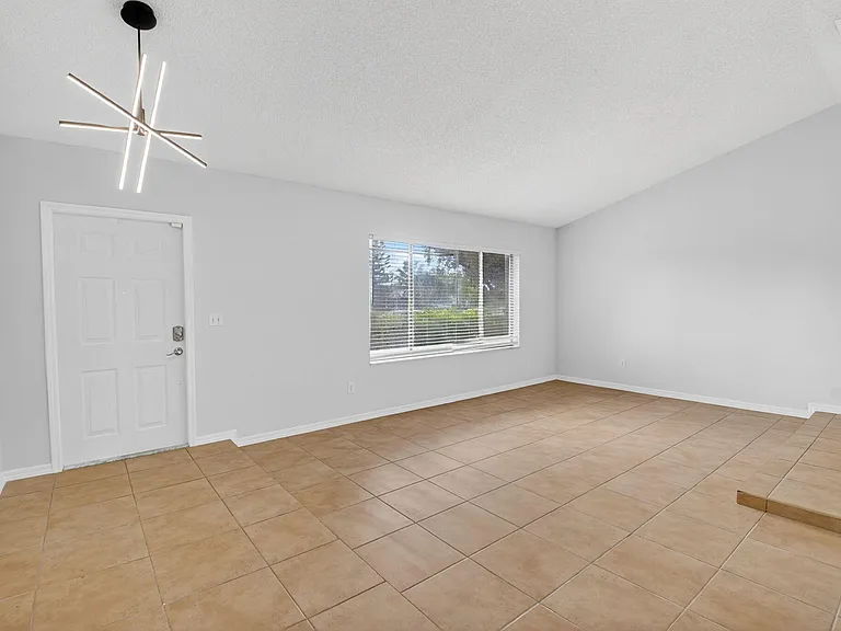 4135 Bay Laurel Way — Photo 4