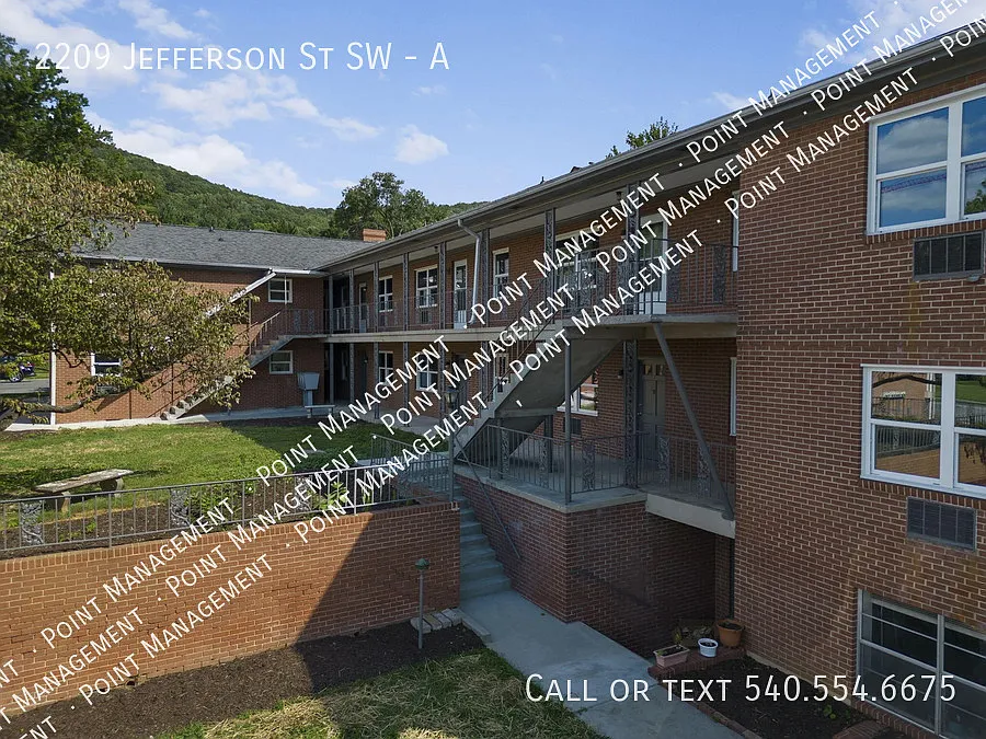 Building Photo - 2209 Jefferson St SW #A