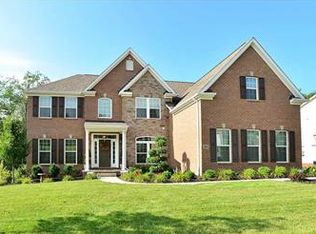 180 Sweetwater Dr, Sewickley, PA