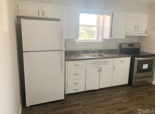 11 S 10th Ave, Highland Park, NJ 08904