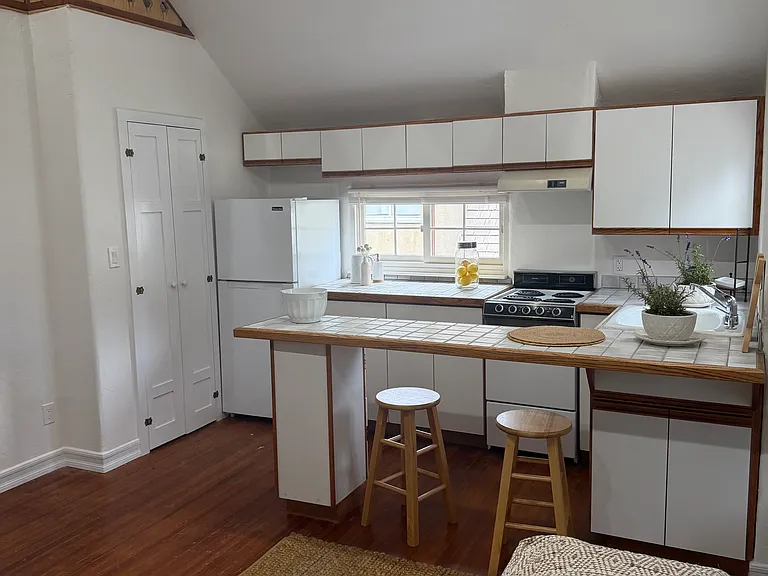 1552 Cowper St — Photo 23