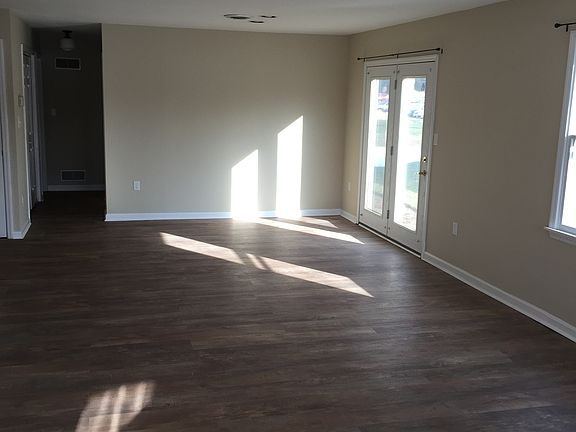 3rd image of 4719 Charles Rd
