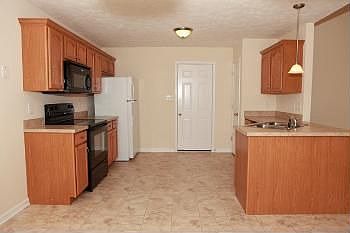 4th image of 347 Chalet Cir