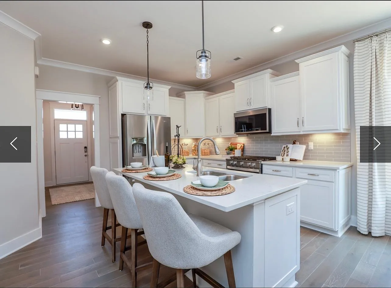 4 bed, 1800 sqft, $2,600 — Photo 3