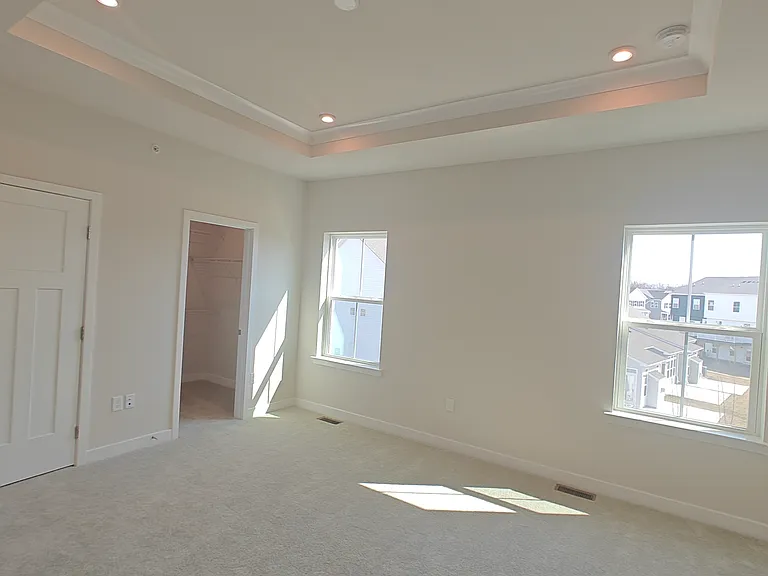 108 S Durham Dr — Photo 26