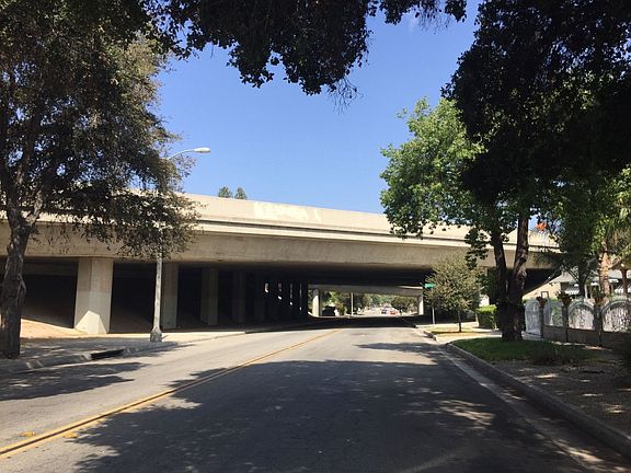 4th image of 907 Lincoln Ave