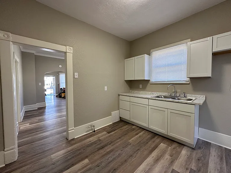 314 E Archer Ave — Photo 12
