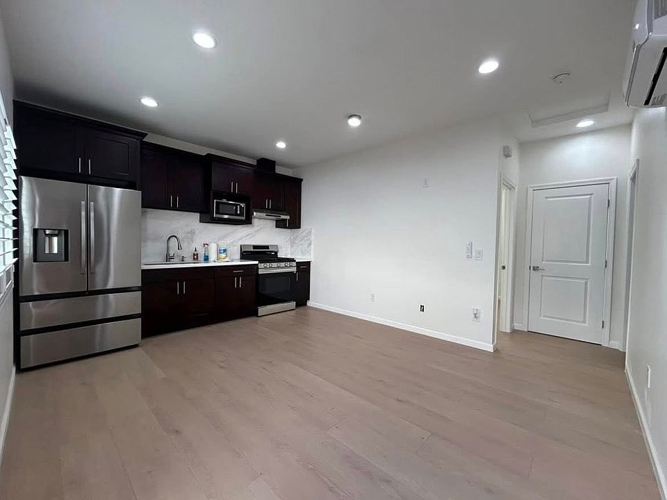 1st image of 14669 Penasquitos Dr