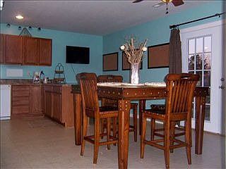 4th image of 110 Kensett Dr
