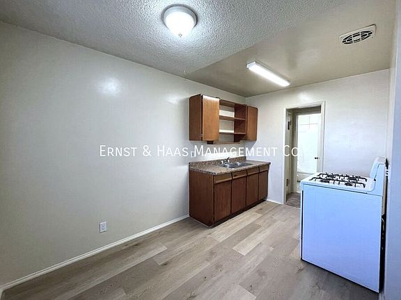 5th image of 9119 Rose St APT 8