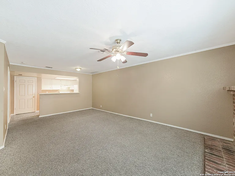 11610 Vance Jackson Rd #413 — Photo 2