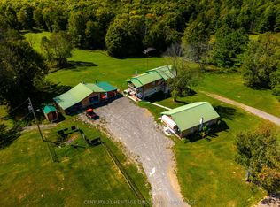 15 Trout Ln, South Frontenac, ON K0H1T0
