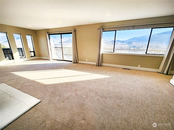 5th image of 2023 Deerpath Drive