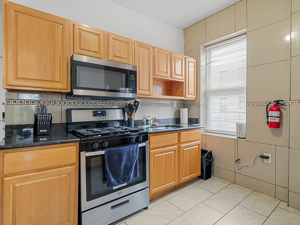 1st image of 401 52nd St #3