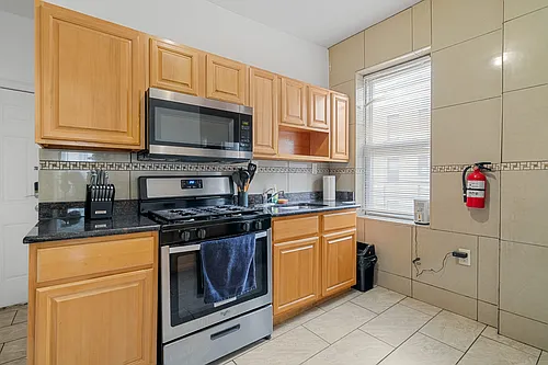 401 52nd St #3 Photo 1