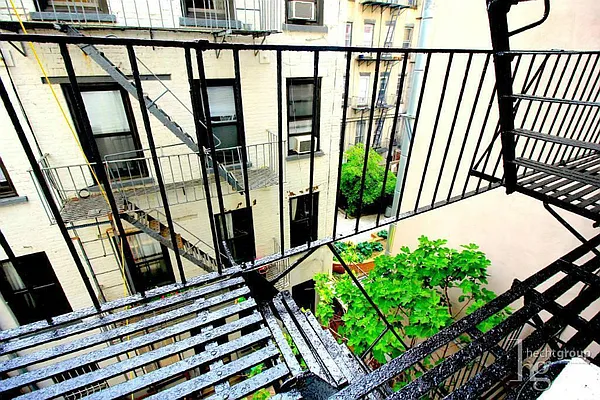 Rented by Hecht Group | media 8