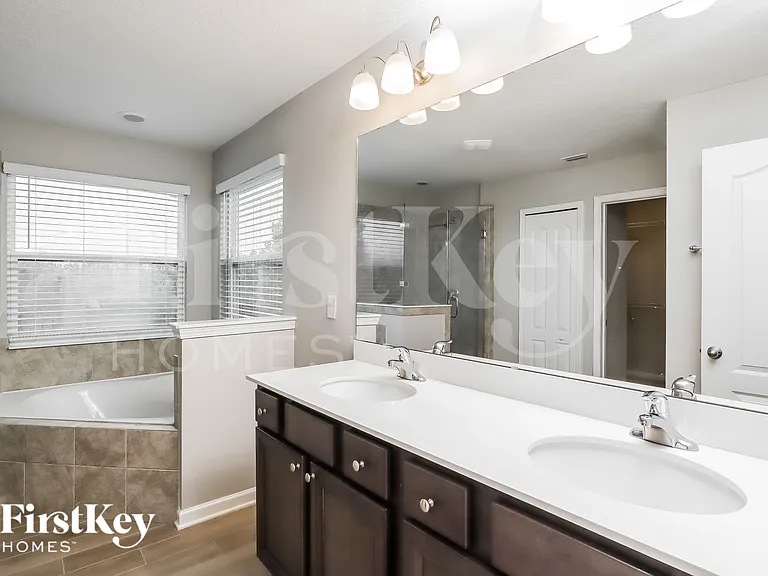 3918 Heatherbrook Pl — Photo 9