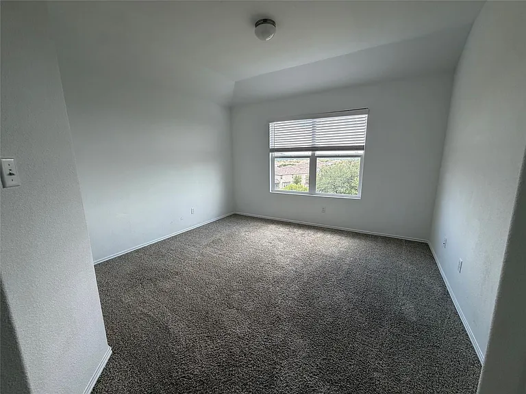 8109 Copper Prairie Bnd — Photo 8