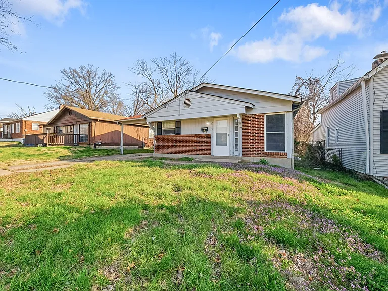 2415 Shirley Ave — Photo 3