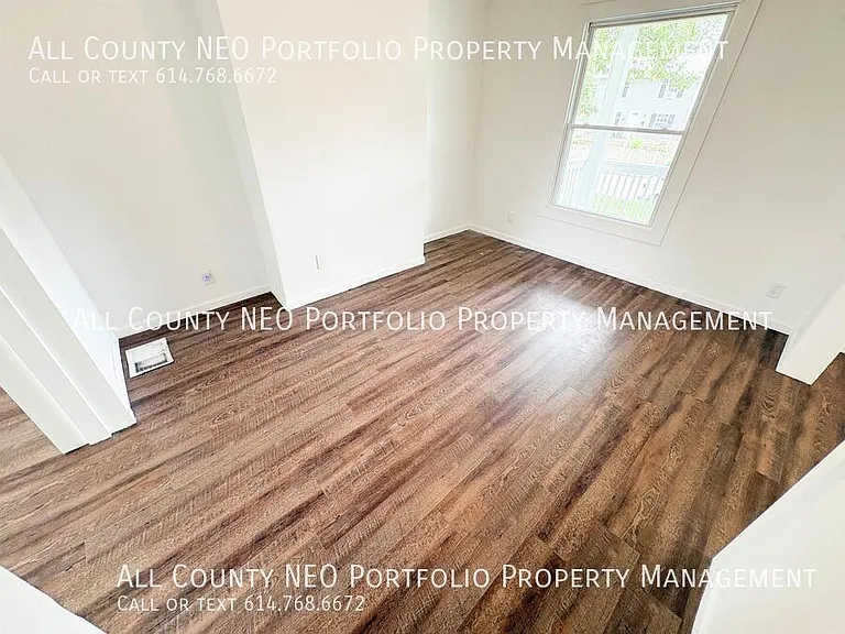 1994 Floral Ave — Photo 8