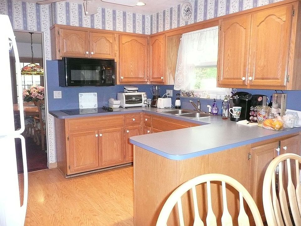 2nd image of 51 Oxbow Rd