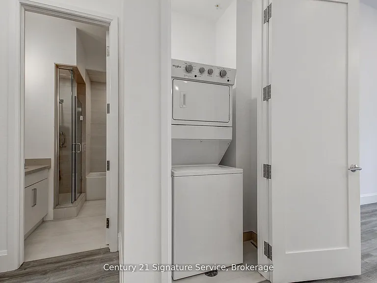 118 King St E #LPH16 — Photo 25