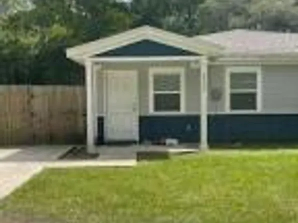 2222 Thomas Ct, Jacksonville, FL 32207