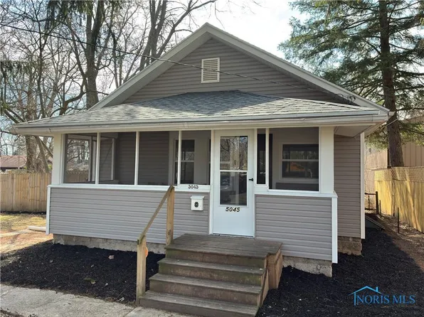 5049 Kellogg Rd, Toledo, OH 43615