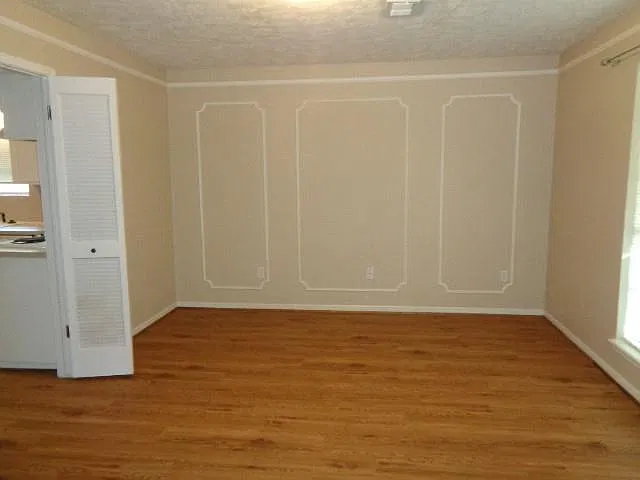 4 bed, 2.5 bath, 2181 sqft, $2,050 — Photo 3