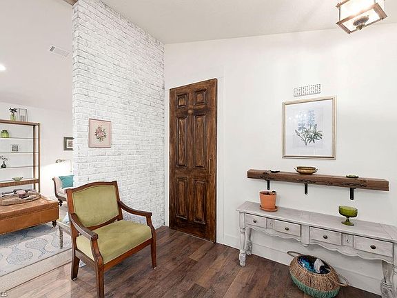 4th image of 23459 Olde Meadowbrook Cir