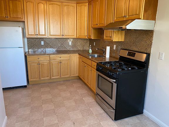 2nd image of 2414 Judah St
