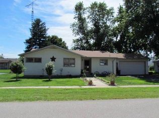 203 E Johnson St, Wolcott, IN 47995