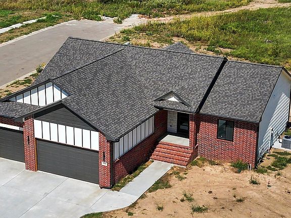 2nd image of 3502 S Bluelake Ct