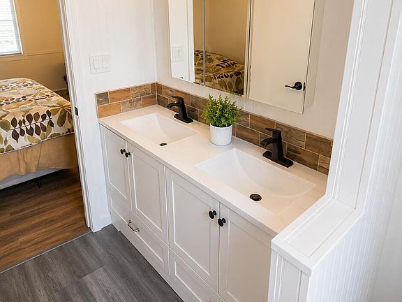 5th image of 3330 E MAIN Street #332